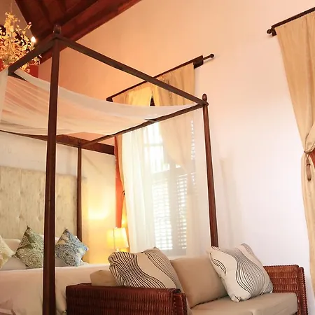 Casa De Reyes By Hmc